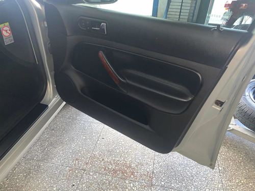 Volkswagen Bora 1.8 Highline T Tiptronic Cuero 2011