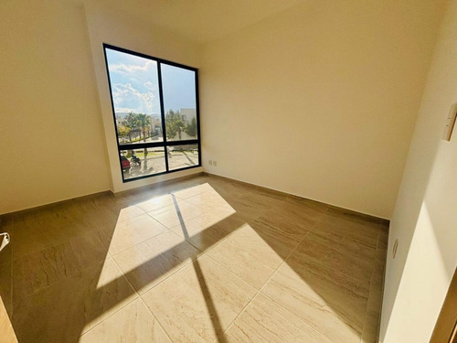 Casa En Venta Ubicada En Fraccionamiento Parque La Rayana Ii, Lomas De Angelópolis 3 Jj