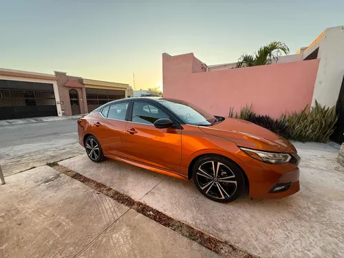 Nissan Sentra Sr, Bi-tono 2022. Único Dueño, Serv. Agencia.