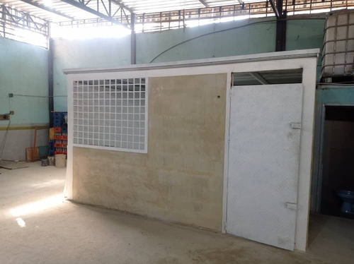 Imagen 8 de 11 de Vendo Galpón Con Local Y Oficina, Casco Centro De Cagua. 04243547996