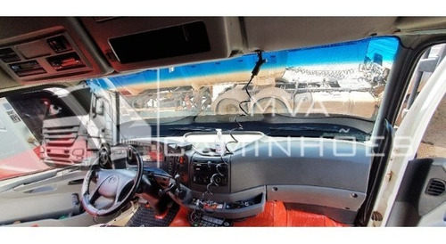 Caminhão Mercedes 2524 Axor - 6x2 T