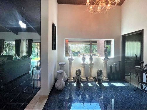 Imagem 12 de 30 de Fazendinha - 3d/1sts Terrea, 2 Lareiras, Piscina, Jardim + Casa Caseiro! - 1983v