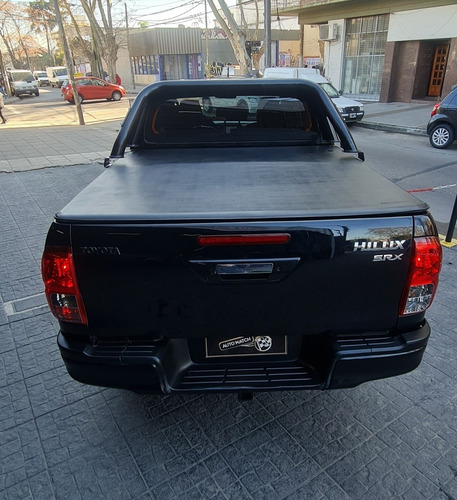 Imagen 11 de 17 de Toyota Hilux 2016 2.8 Cd Srx 177cv 4x4 At