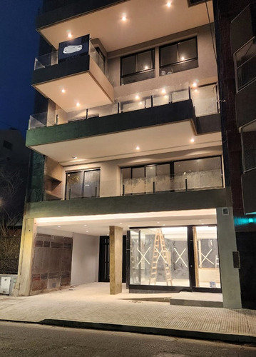Venta Depart. 3 Amb. Balcon 7 Piso Estrenar Flores