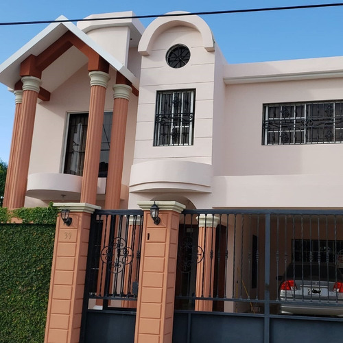 For Sale Casa De 4 Habitaciones En Mirador Del Este Santo Domingo Este