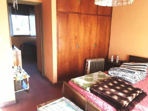 Imagen 9 de 30 de En Venta. Importante Casa Con Amplio Jardin. 900m2 Pellegrin