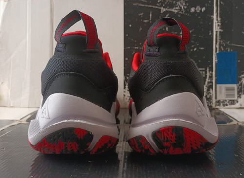Tenis Giannis Immortality 2 Bred (29.5cm) React Chicago Mvp