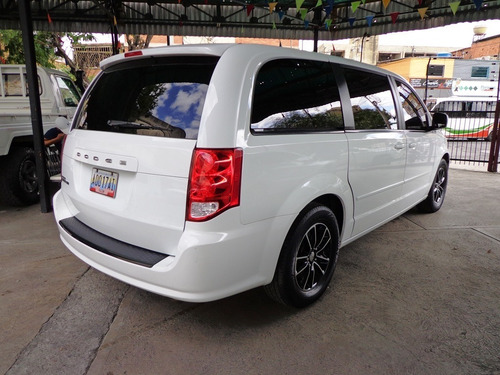 Imagen 4 de 12 de Dodge Grand Caravan 2015 V6 Automático