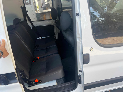Imagen 10 de 15 de Citroën Berlingo 2018 1.6 Hdi 92 Bussines Mixto