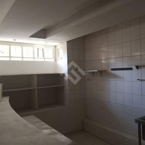 Local Comercial En Arriendo Manquehue Sur, Comuna Las Condes
