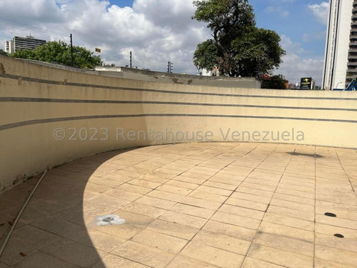 Local En Venta El Rosal 23-28023 Lv