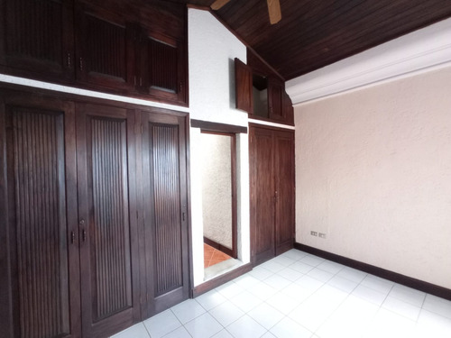 Imagen 24 de 29 de Vendo Hermosa Y Amplia Casa, Estilo Colonial, Sector Preferencial, Alta Plusvalia Y Seguridad