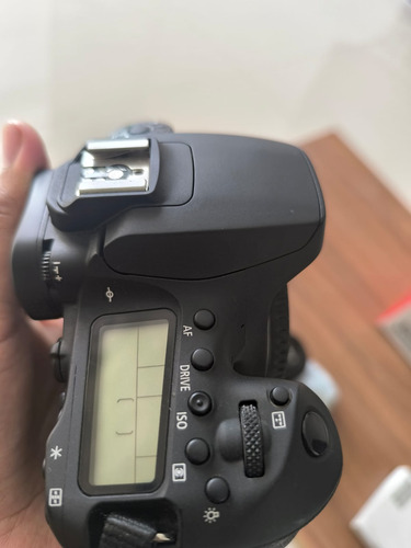 Vendo Canon Eos 90d Dslr 18-135mm (Usado)