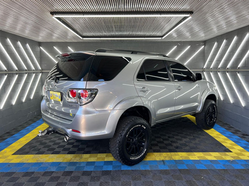 Toyota Hilux SW4 Hilux SW4 SR 4x2 2.7/ 2.7 Flex 16V Aut.
