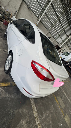 Ford Fiesta Kinetic 1.6 Titanium Powershift 120cv