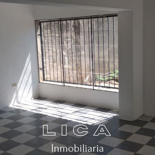 Imagen 6 de 15 de Casa En Venta Sobre Calle C. Escalada 3271 De La Ciudad De San Lorenzo, A 40 Metros De La Rn11