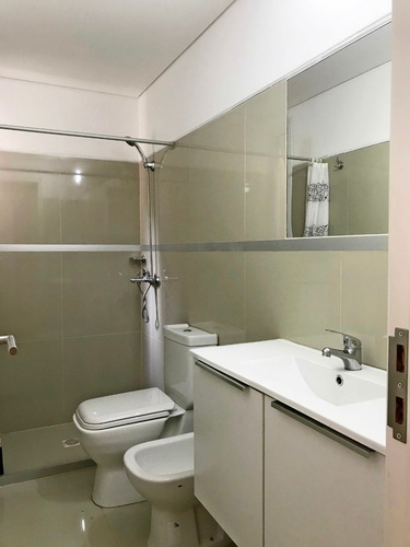 Venta De Apartamento De 4 Dormitorios En Haras Del Lago