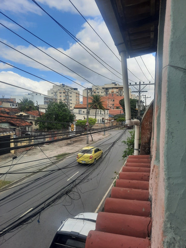 Casa Em Madureira Com Comércio Embaixo Com Banheiro E Casa