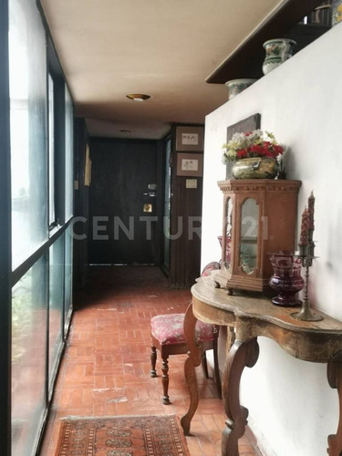 Imagen 8 de 22 de Casa En 2 Niveles Con Potencial Para Modernizar O Construir Un Gran Proyecto