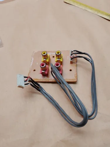 Placa Con 4 Rca Con Cable Código Dw,-v03