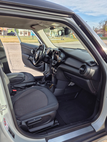 Mini Cooper F55 134cv