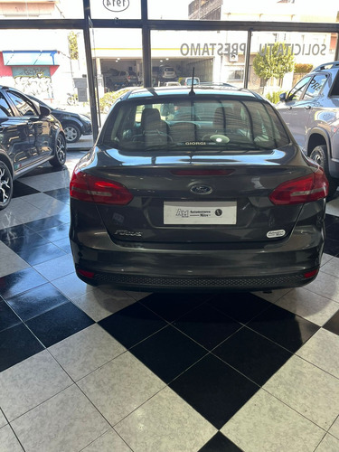 Ford Focus III 1.6 Sedan S