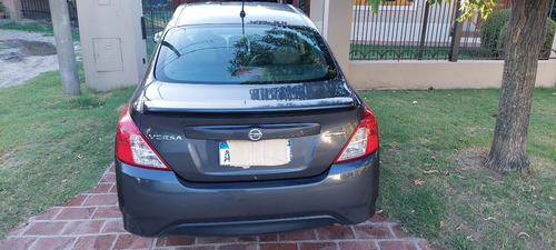 Imagen 6 de 18 de Nissan Versa Exclusive 1,6 At - Modelo 2019