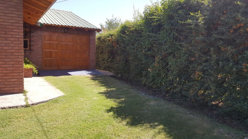 Vendo Casa En San Rafael Con Hermoso Parque Y Piscina, Cerca De Valle Grande