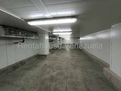 Edificio En Venta En Mariche 3 Pisos Sotano Edificios Caracas Cavas Refrigeracion Angela Tochon Edificios Comerciales