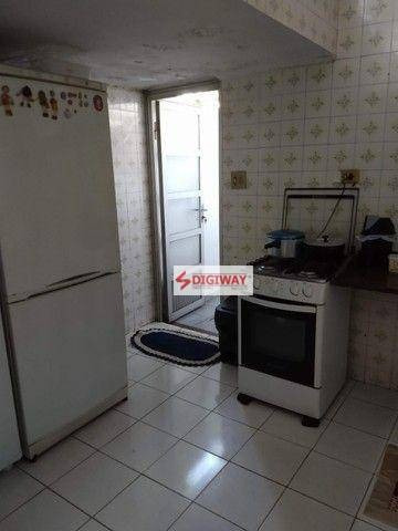 Imagem 15 de 20 de Sobrado Com 220m² De Área Construída, Garagem Coberta Para 2 Carros Em Bairro Residencial. - So0558