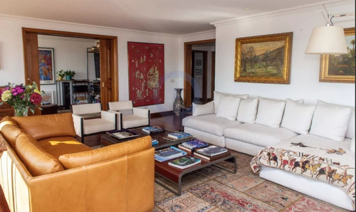 Arrienda Exclusivo Dep. El Golf. 5 Dorm, 5 Baños, 3 Estac.