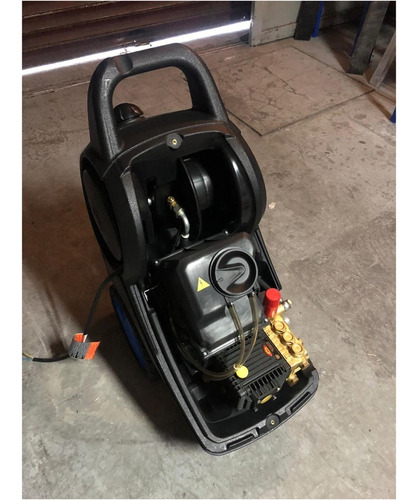 Imagen 6 de 8 de Hidrolavadora Industrial 4 Hp 220v Paro Automatico 2450 Psi
