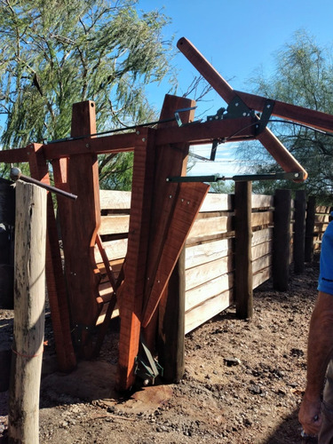 Cepos De Madera, Mangas Y Corrales