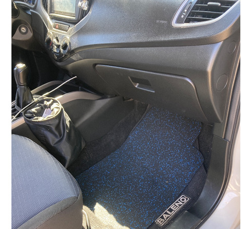 Imagen 3 de 4 de Kit Tapetes Para Auto Rea De Caucho Reciclado