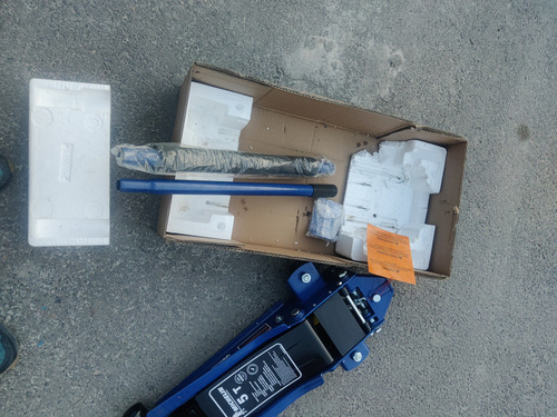 Vendo Gato Michelin Seminuevo Para 5 Toneladas (Usado)