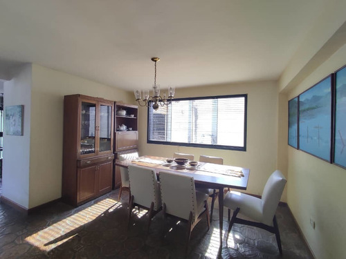 Imagen 10 de 16 de Casa En Venta En Urb, Colinas De Guataparo