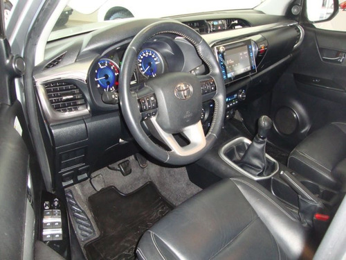 Toyota Hilux Srx 2.8 Tdi Dc 4x4 6mt