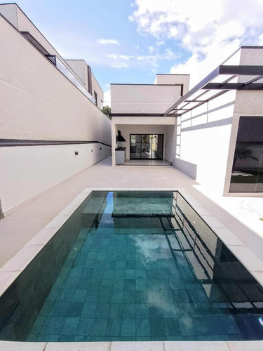 Casa Térrea Impecável Em Condomínio Fechado !!!!