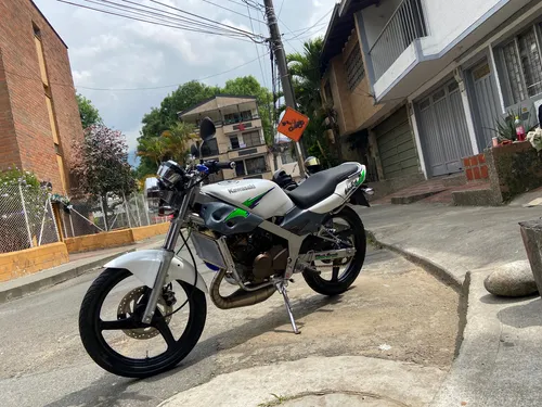 Víctor M Kawasaki