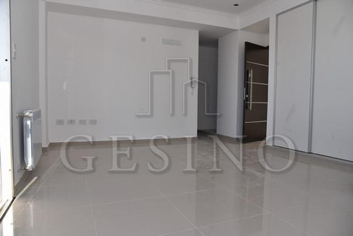 Imagen 2 de 7 de Departamento - La Plata