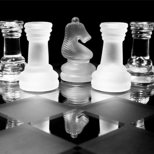 El Juego De Ajedrez De Cristal Incluye Tablero Los 20x20cm