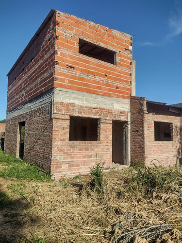 Se Vende Terreno Con Casa En Construcion