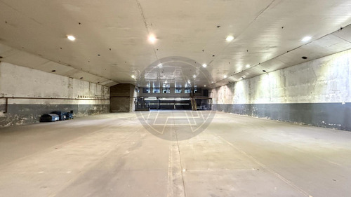 Depósito Con Oficinas 1900m2 En Alquiler - Barracas