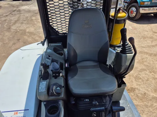 Miniexcavadora Bobcat E42 Modelo 2014
