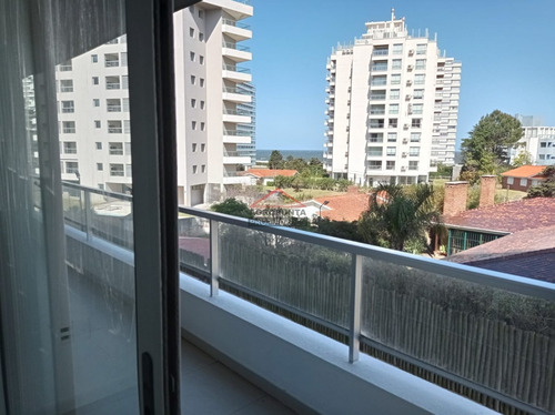 Apartamento En Zona Brava * 3 Dormitorios- Ref: 5358