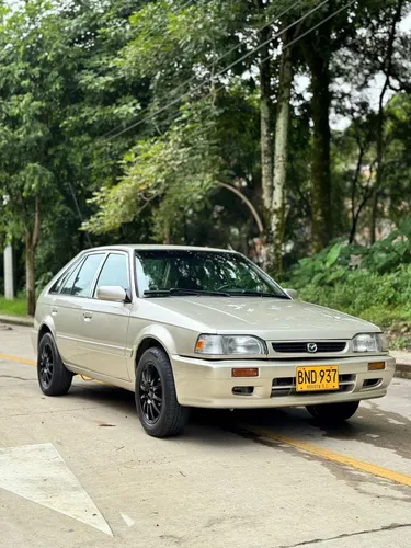 Mazda 323 1.3 Hs