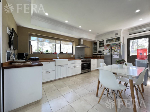 Imagen 8 de 26 de Venta Casa 4 Ambientes Con Galería Con Parrilla Y Fondo Libre Con Piscina En La Candida (30702)