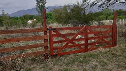 Lote En Esquina En Venta En Piedra Blanca. 