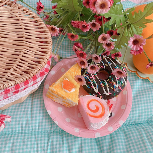 .. Cesta De Picnic De Mimbre Estilo Campestre Con Tapa.