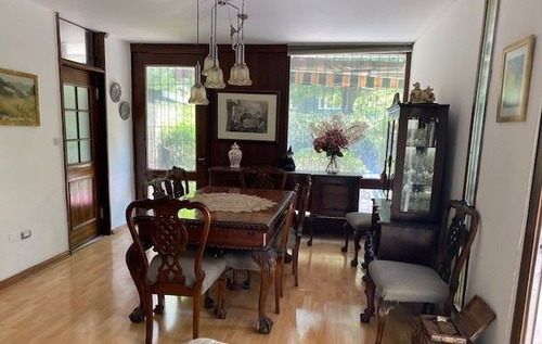 Casa En Venta De 4 Dormitorios En La Reina